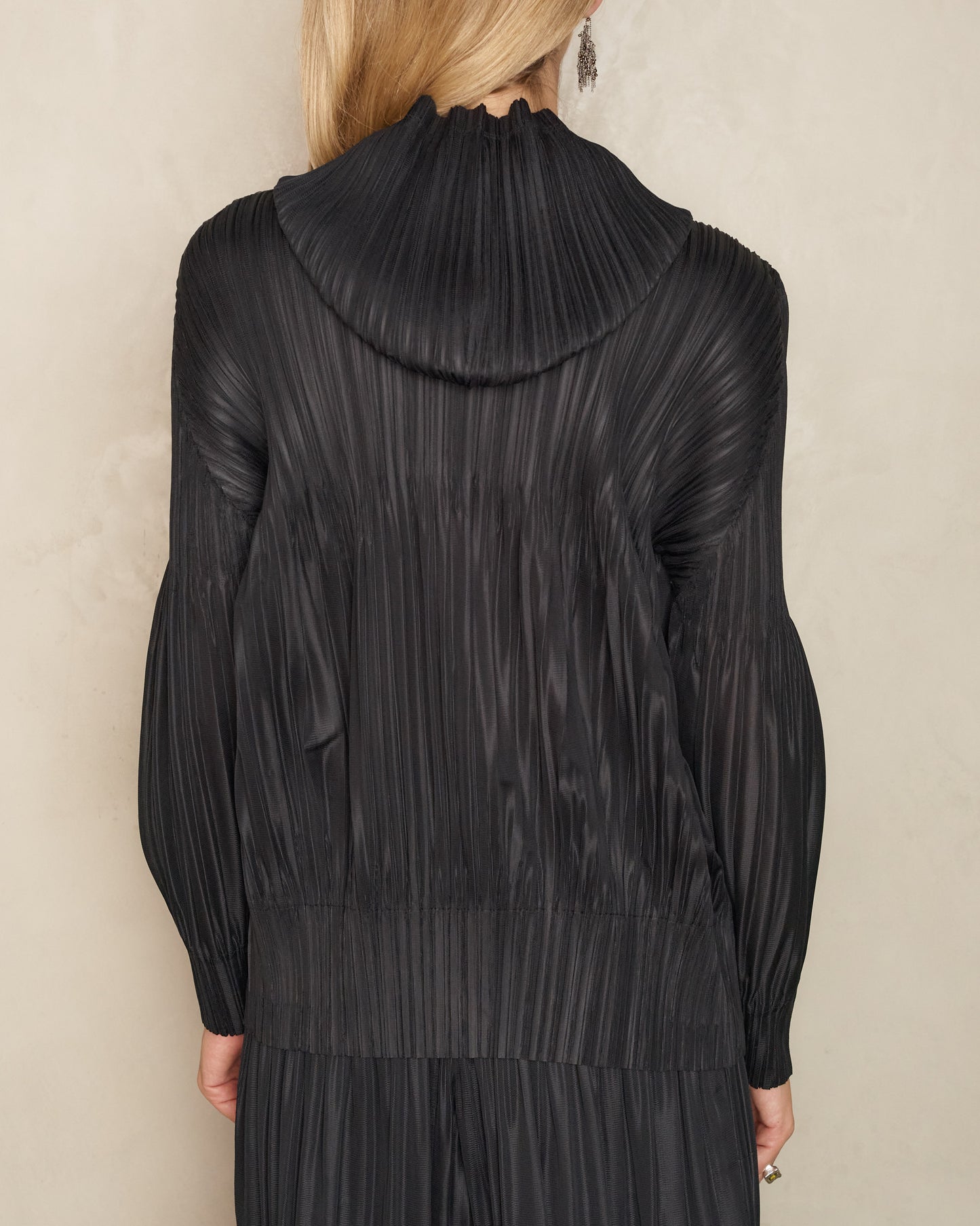 Black Pleats Knit Blouson