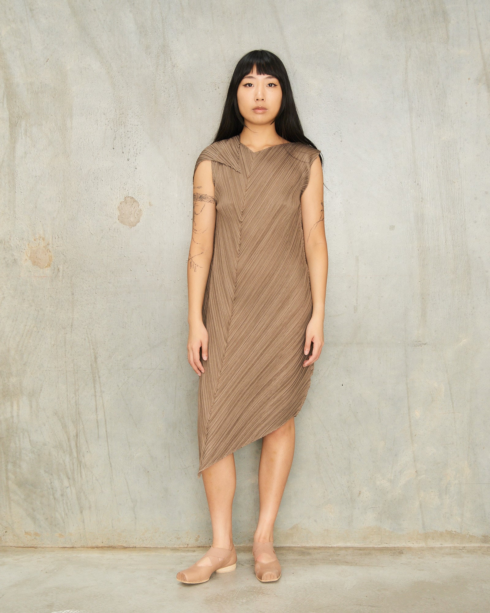 Pleats Please Greige Flap Flare Dress Beige PP56JH463 - DILETTANTE Dilettante Pleats Please Greige Flap Flare Dress Beige PP56JH463 - DILETTANTE Dilettante