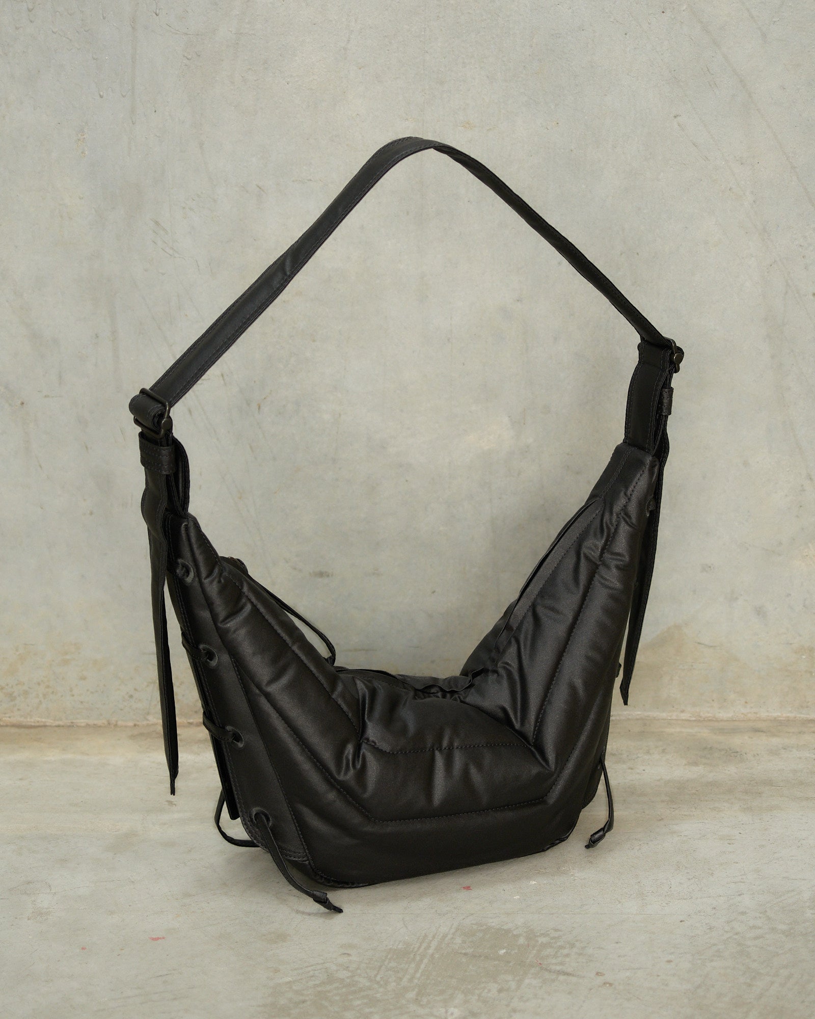 Lemaire Ash Black Small Soft Game Bag Black BG293 - DILETTANTE 