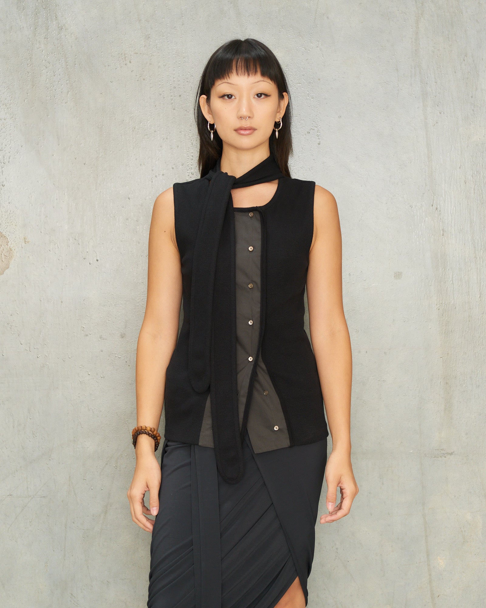 LEMAIRE ルメール Darted Fitted Top トップス  ブラック LEMAIRE - Asymmetrical fitted top | Leam Roma - Luxury Shopping Online