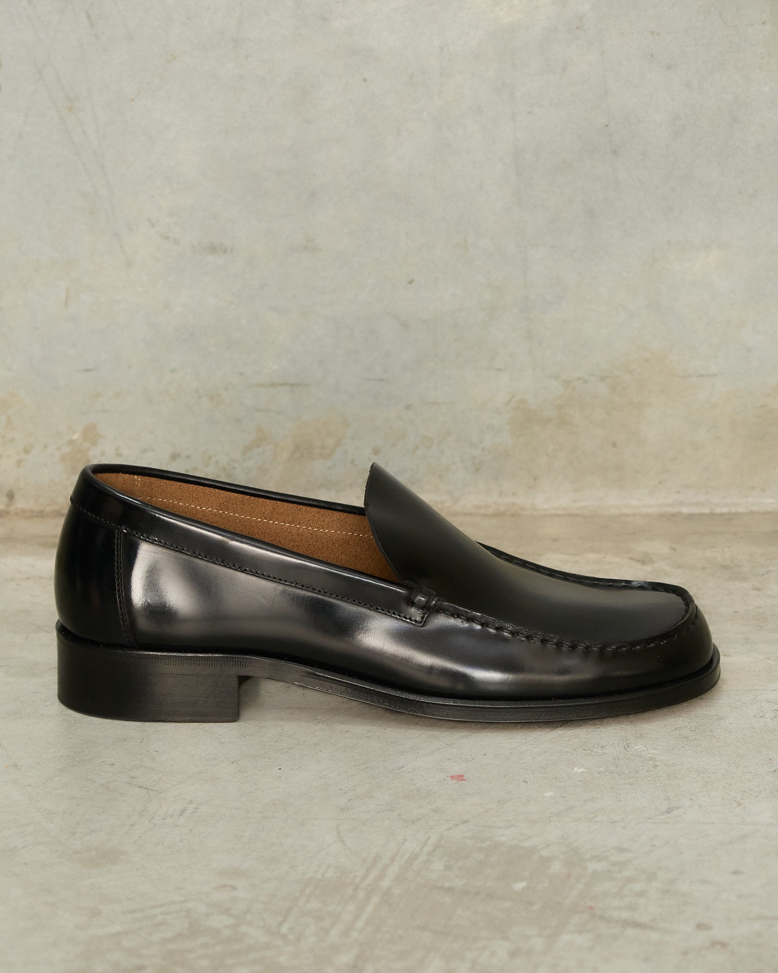 Lemaire Black Classic Loafer Black FO0249 - DILETTANTE – Dilettante