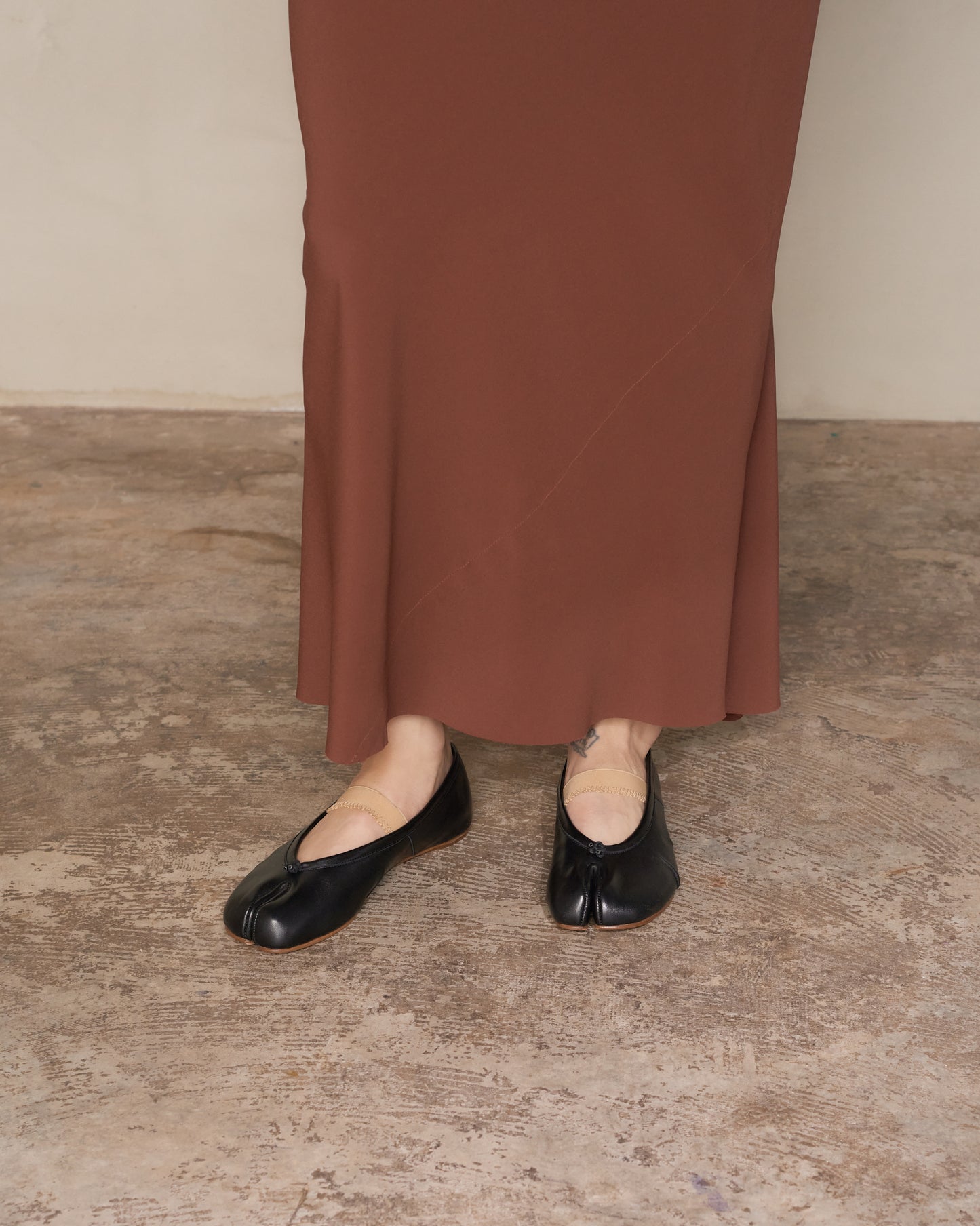 Black Tabi Ballerina Shoe with Elastic