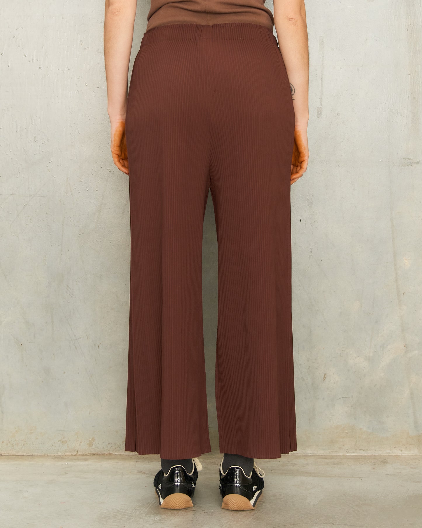 Chocolate Knit Pleats Trousers