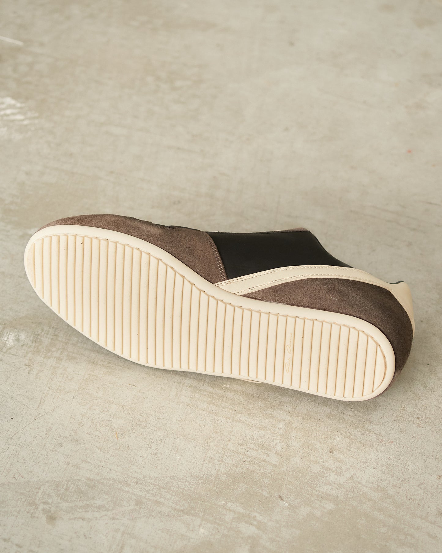 Dark Dust Milk Minimal Sneakers