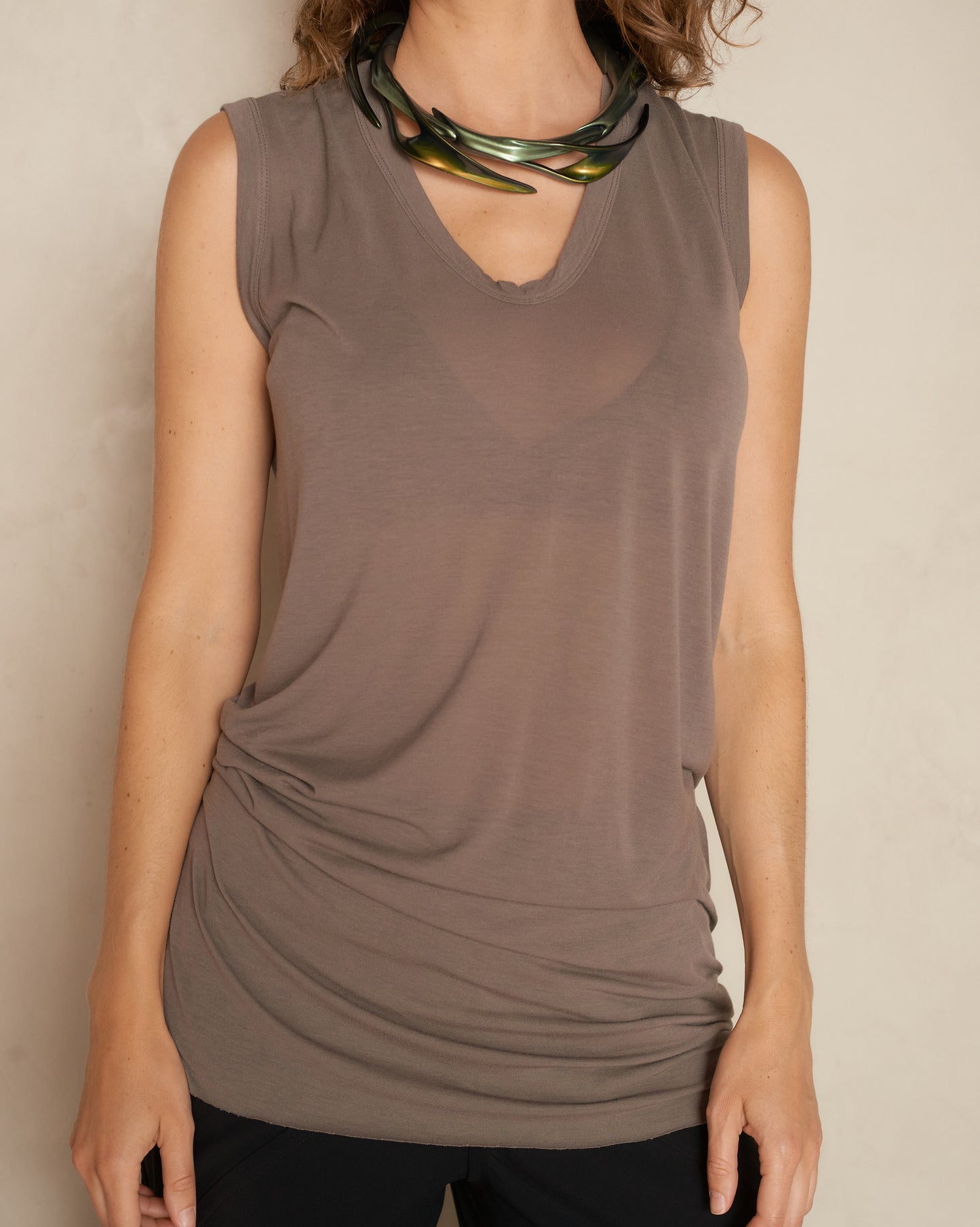 Dust V-Neck Slit Tank