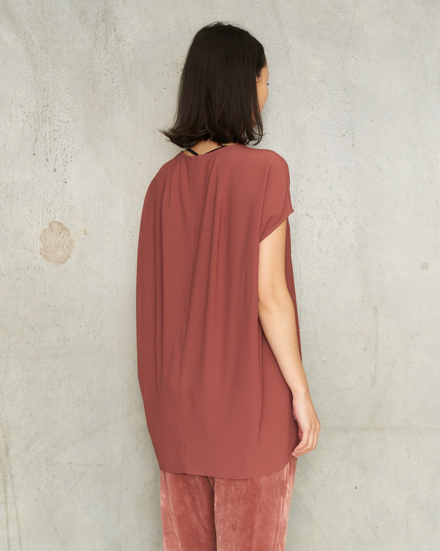 Rosewood V-Neck Floating Top