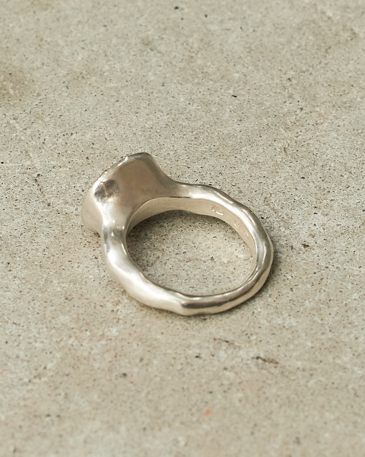 Boo Cognac Blue Sapphire Ring