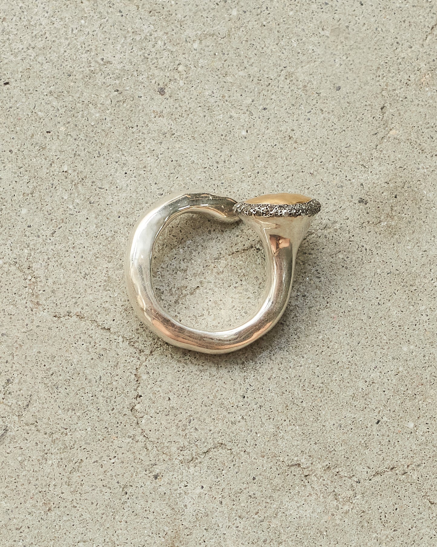 Tove Yellow Gold Icy Grey Diamond Ring