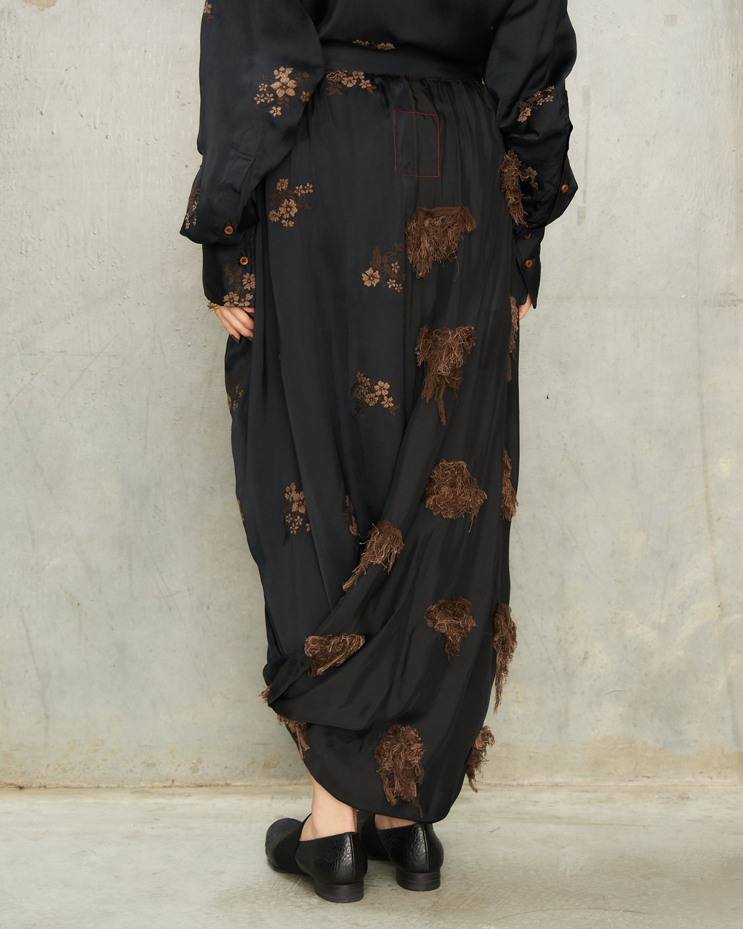 Black Embroidery Gink Skirt