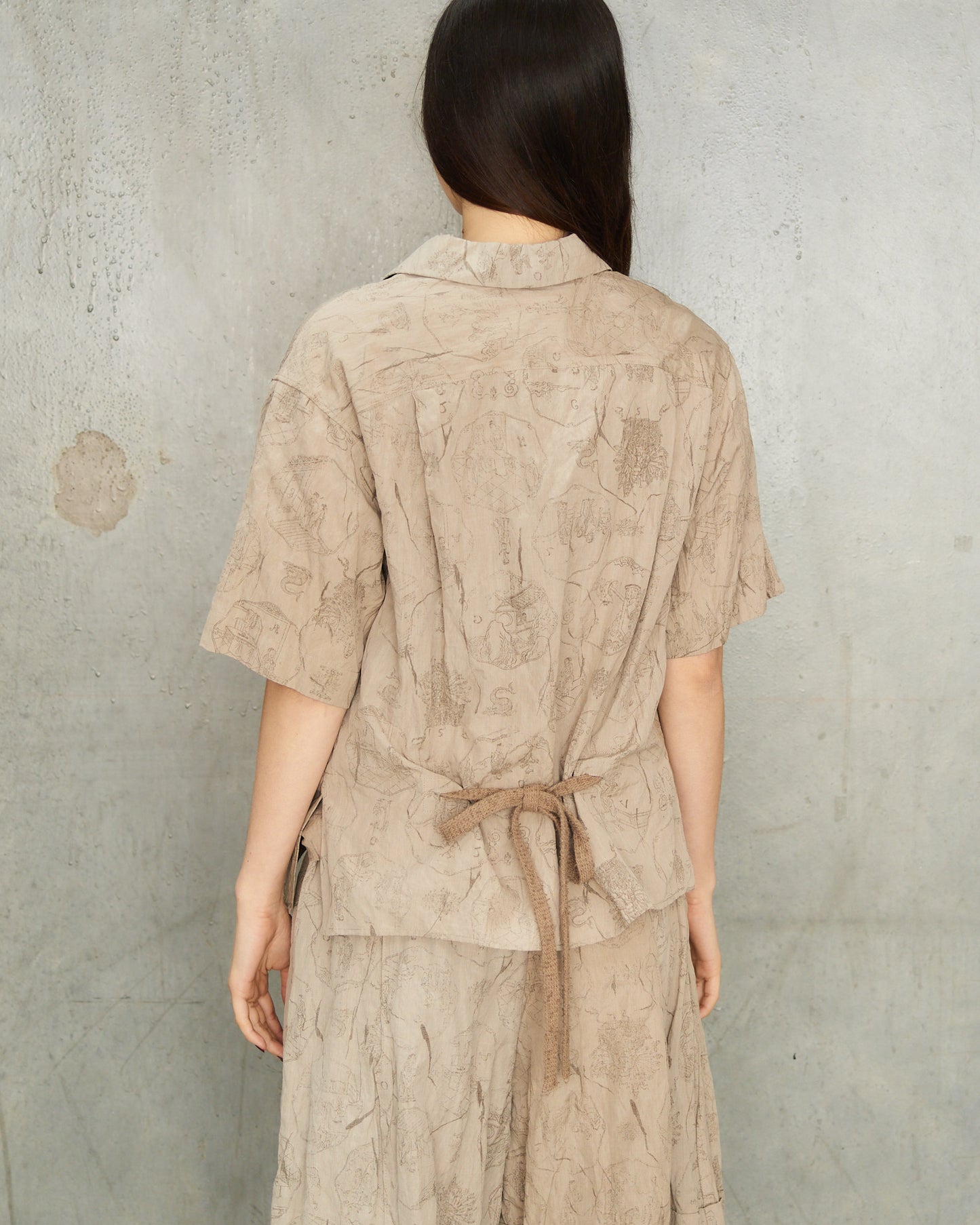 Sand Print Tie Short Sleeve Shirt