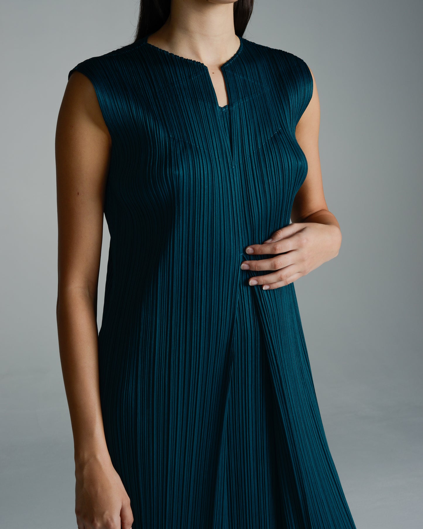 Viridian Sleeveless Pleated Dress