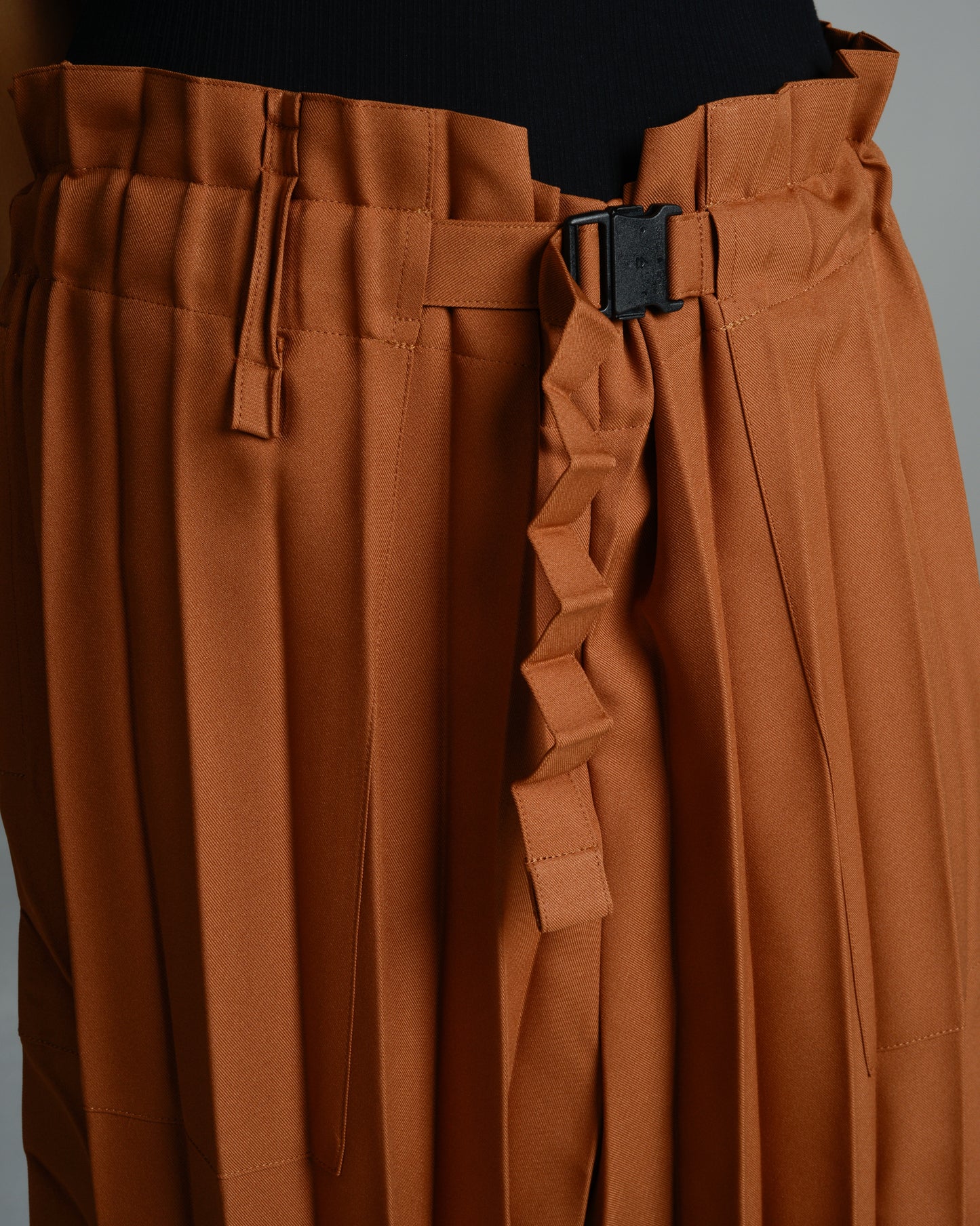 Brown Leaf Pleats Pants