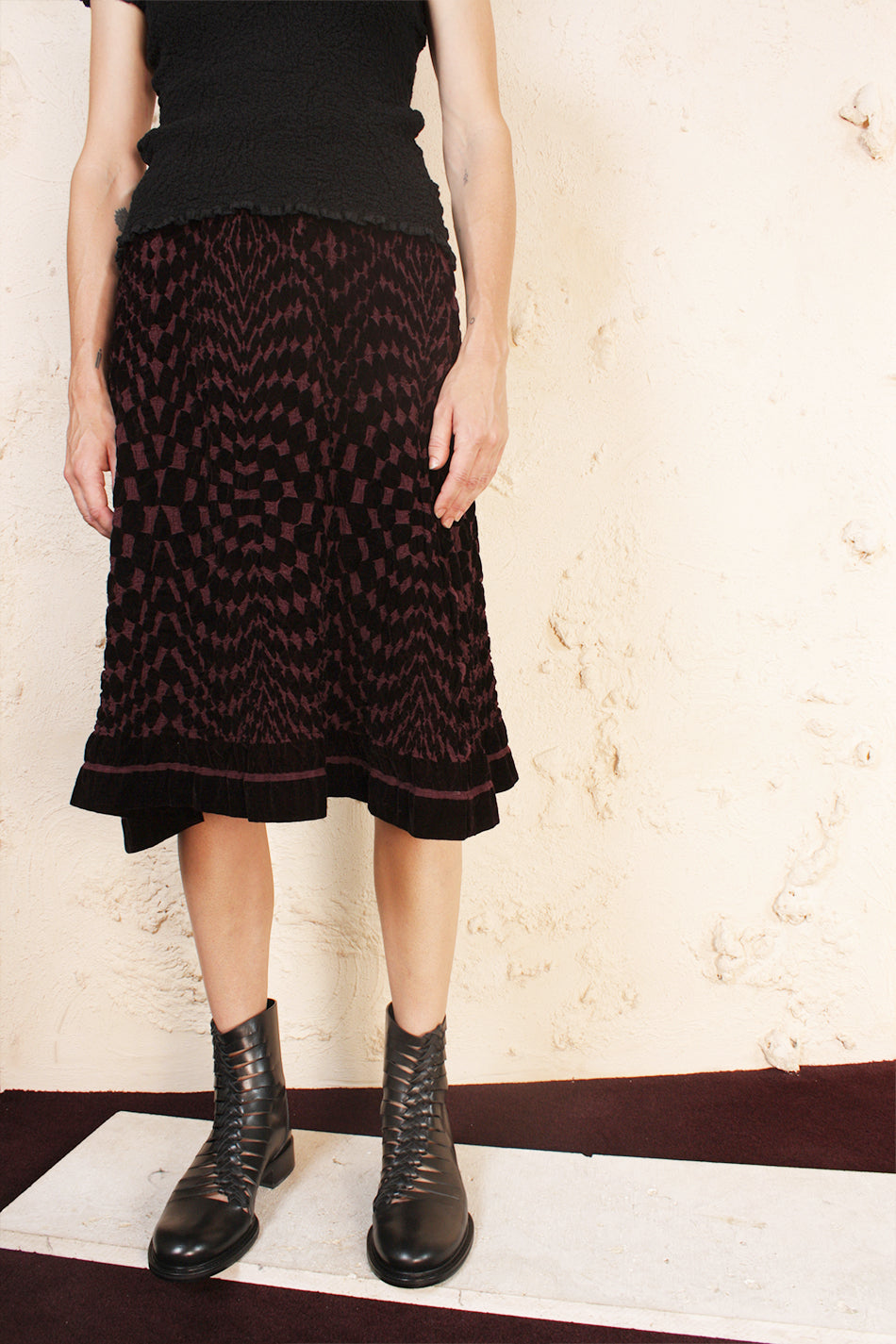 Geometric Flocked Skirt Pink