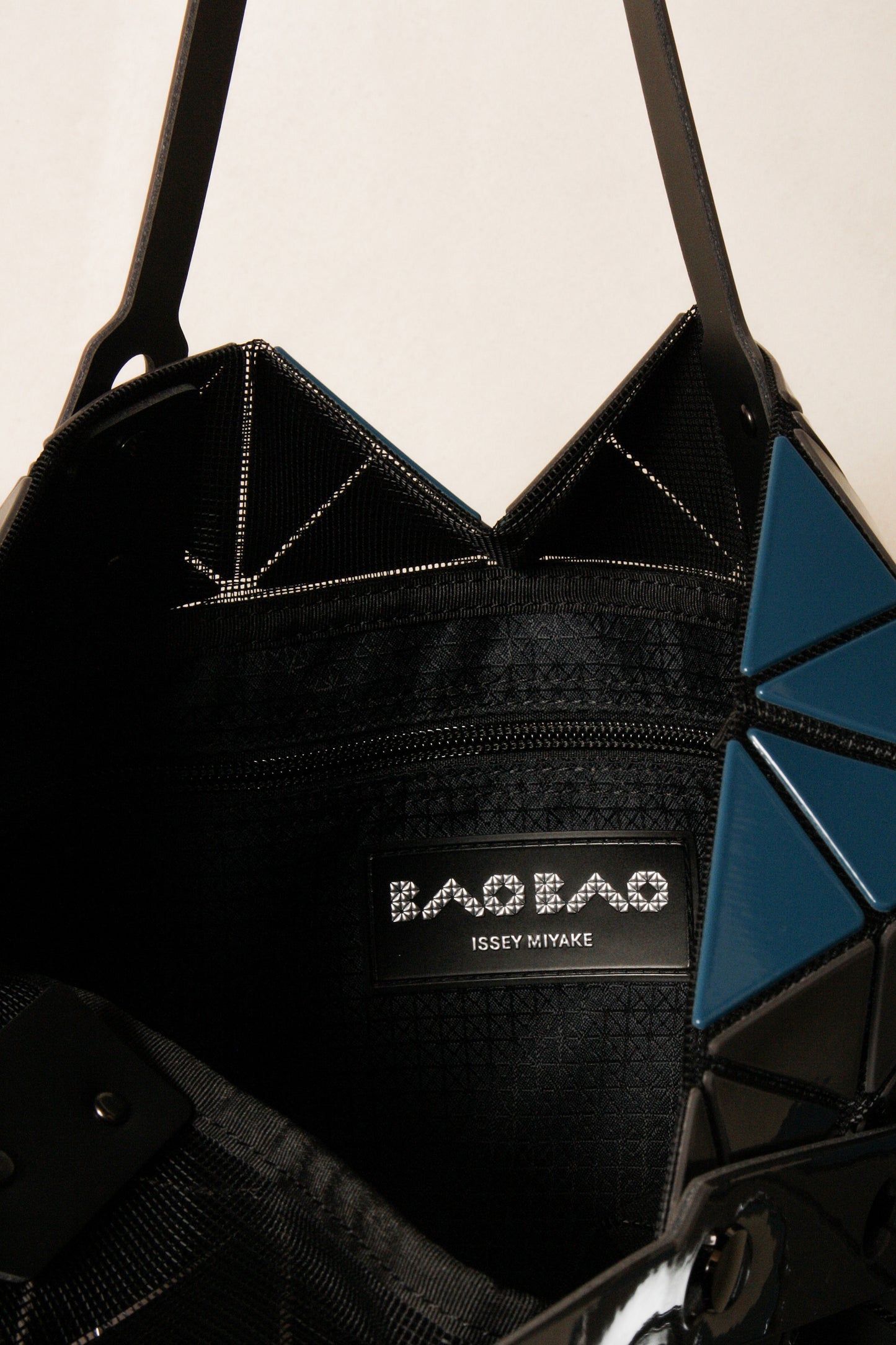 Lucent Zig Zag Tote Charcoal