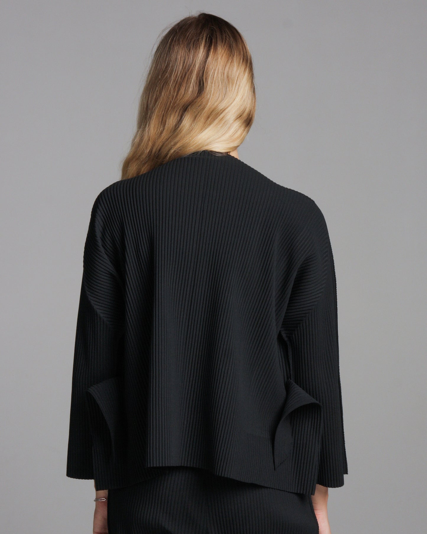 Black Step Pleats Cardigan