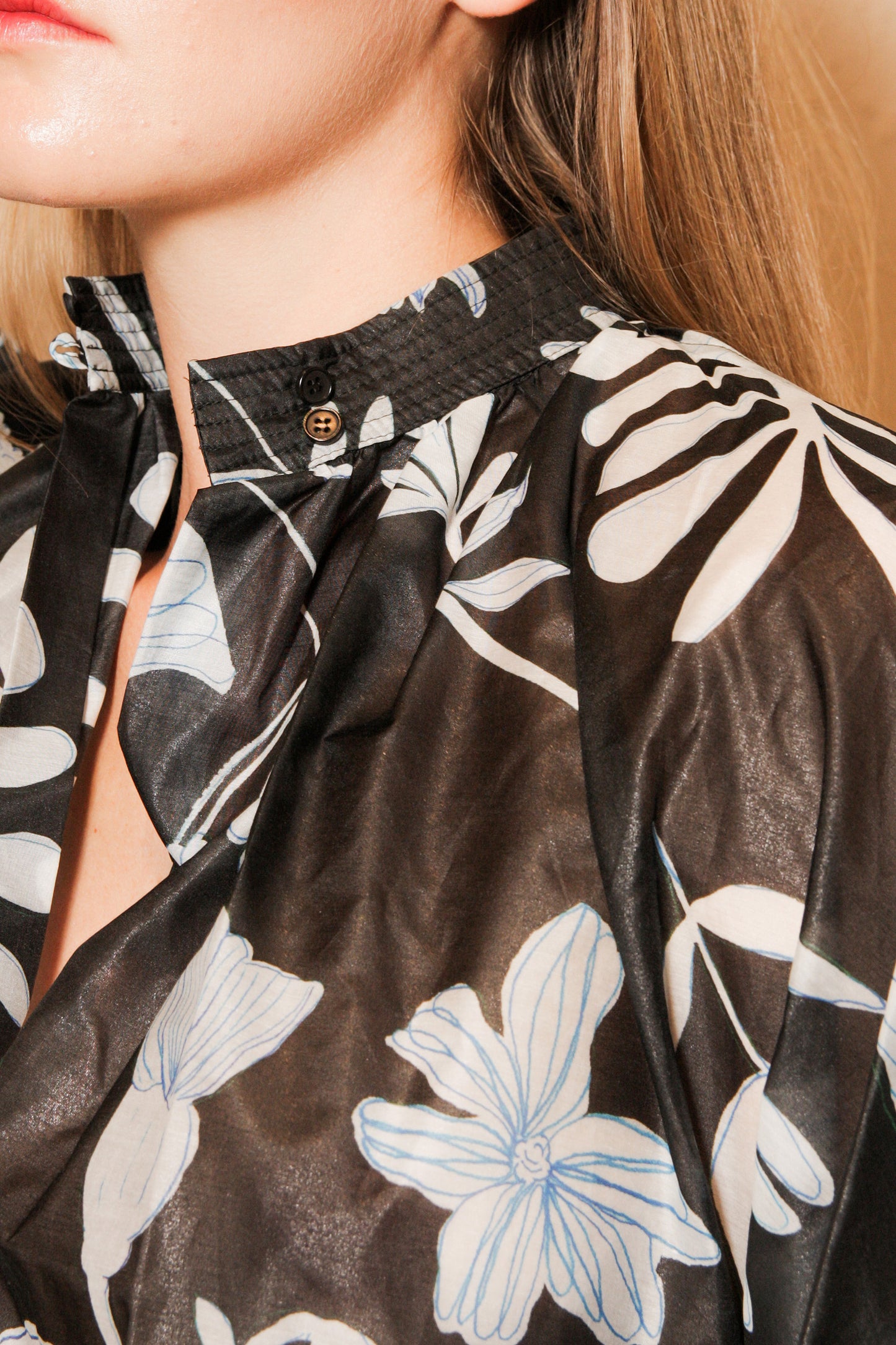 Temina Gathered Collar Top