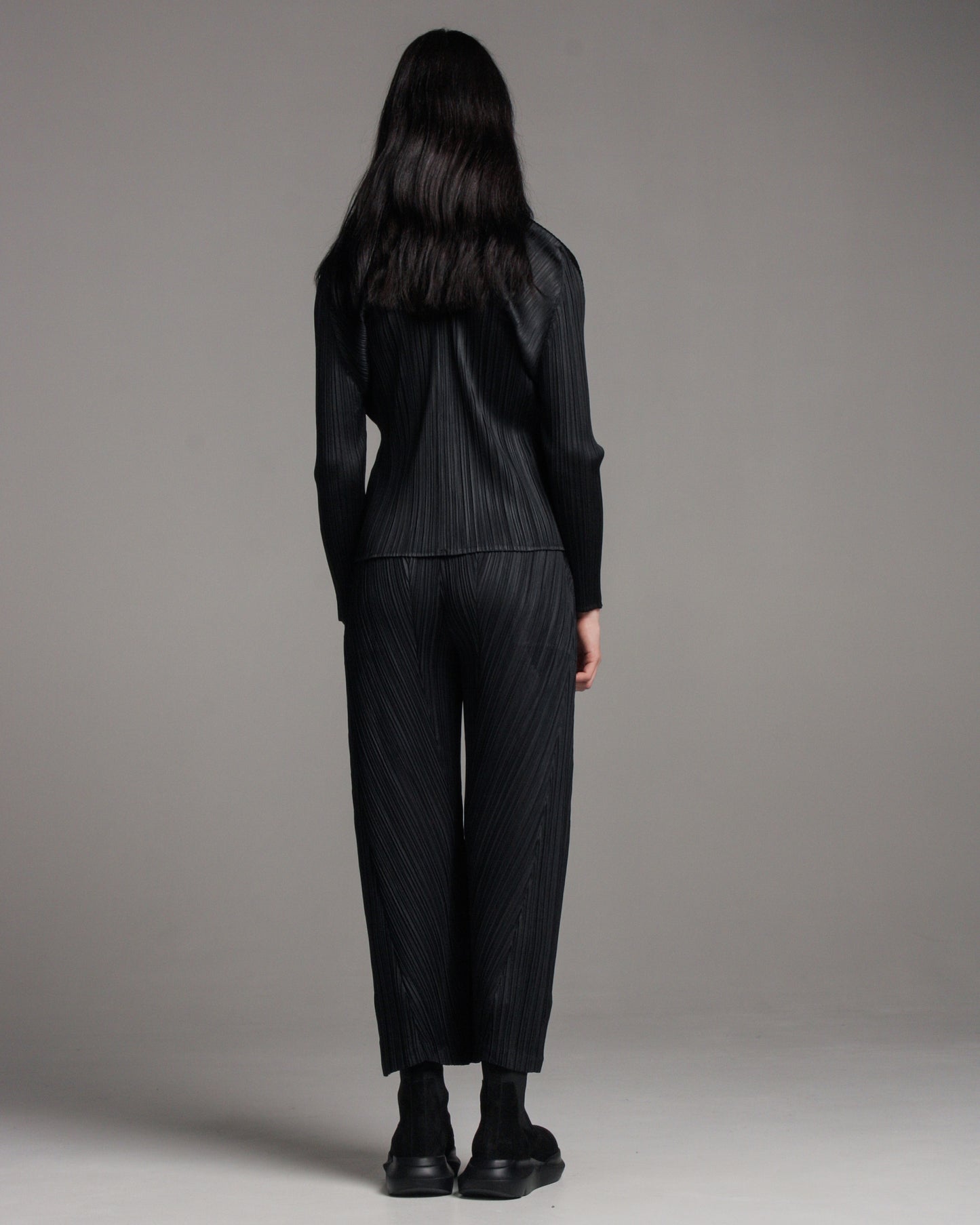 Black Diagonal Pleated Pants