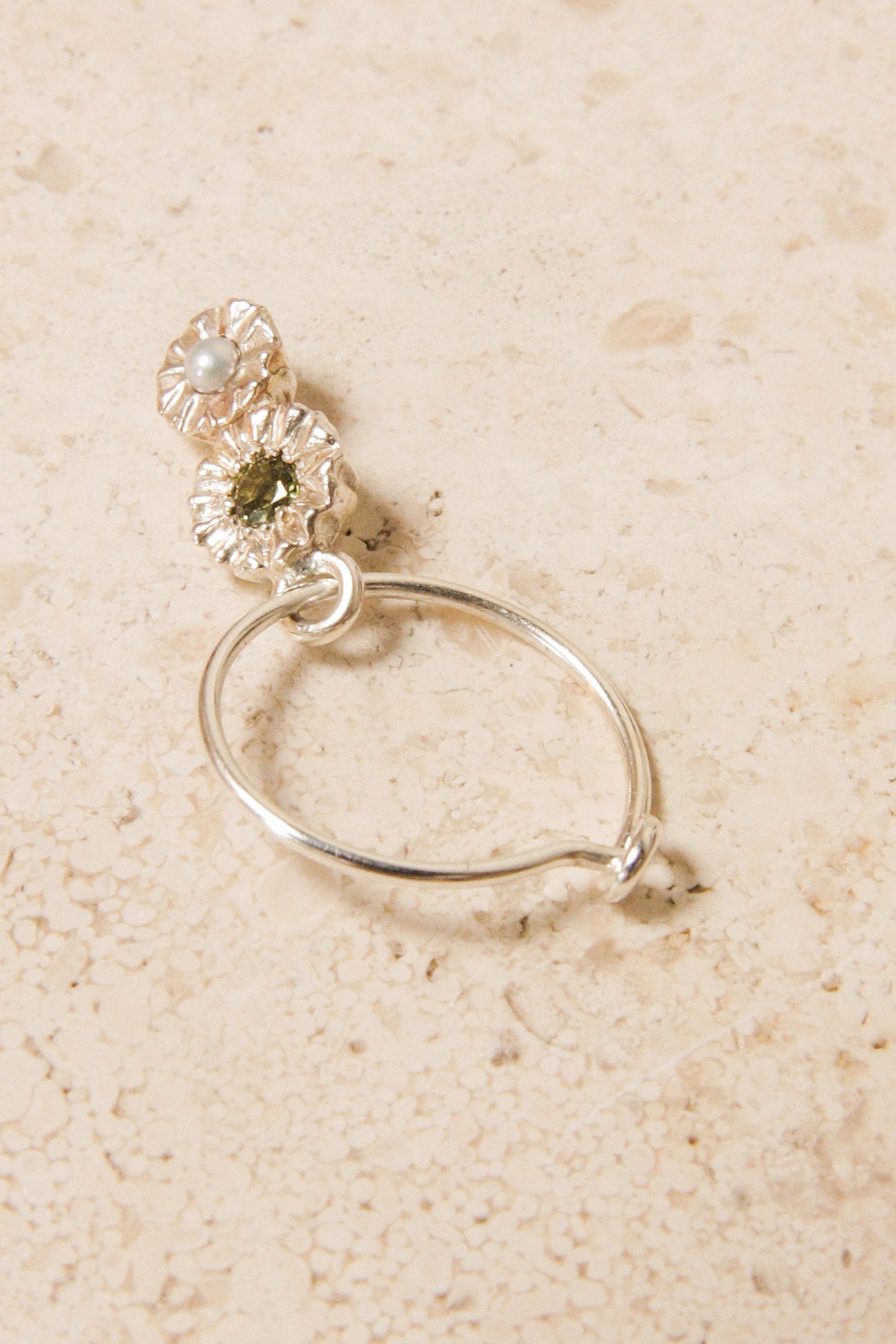 Silver Double Dita Sleeper with Green Sapphire and Pearl