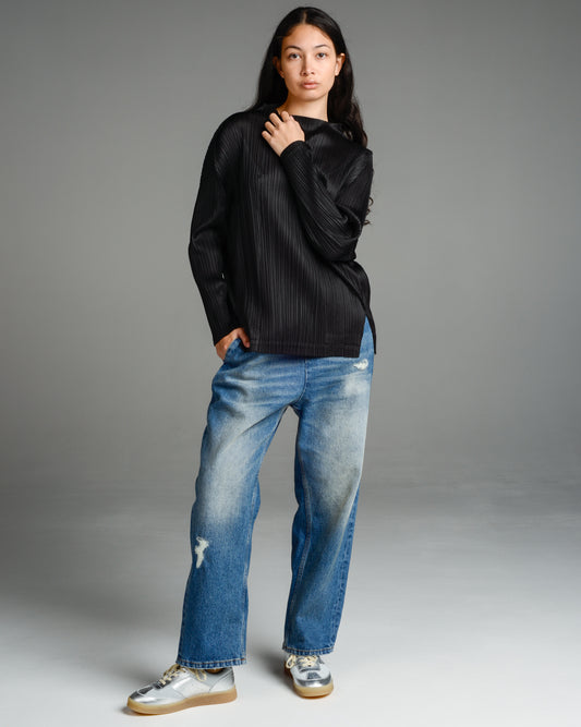 Distressed Denim Cropped Pants