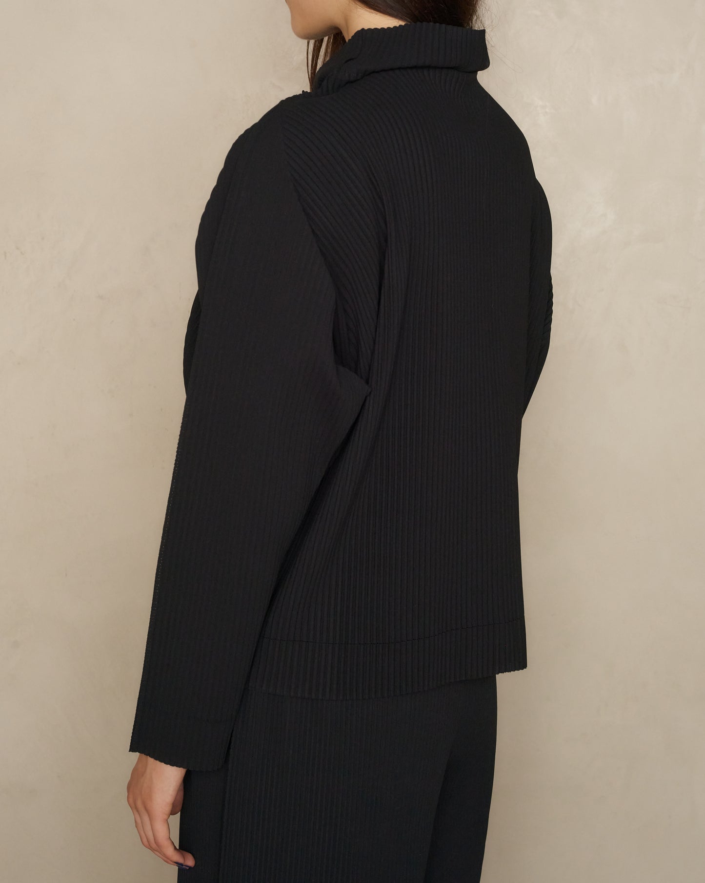 Black Signature Fine Knit Pleat Cardigan