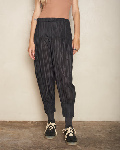 Black Loose Pleat Tapered Pant