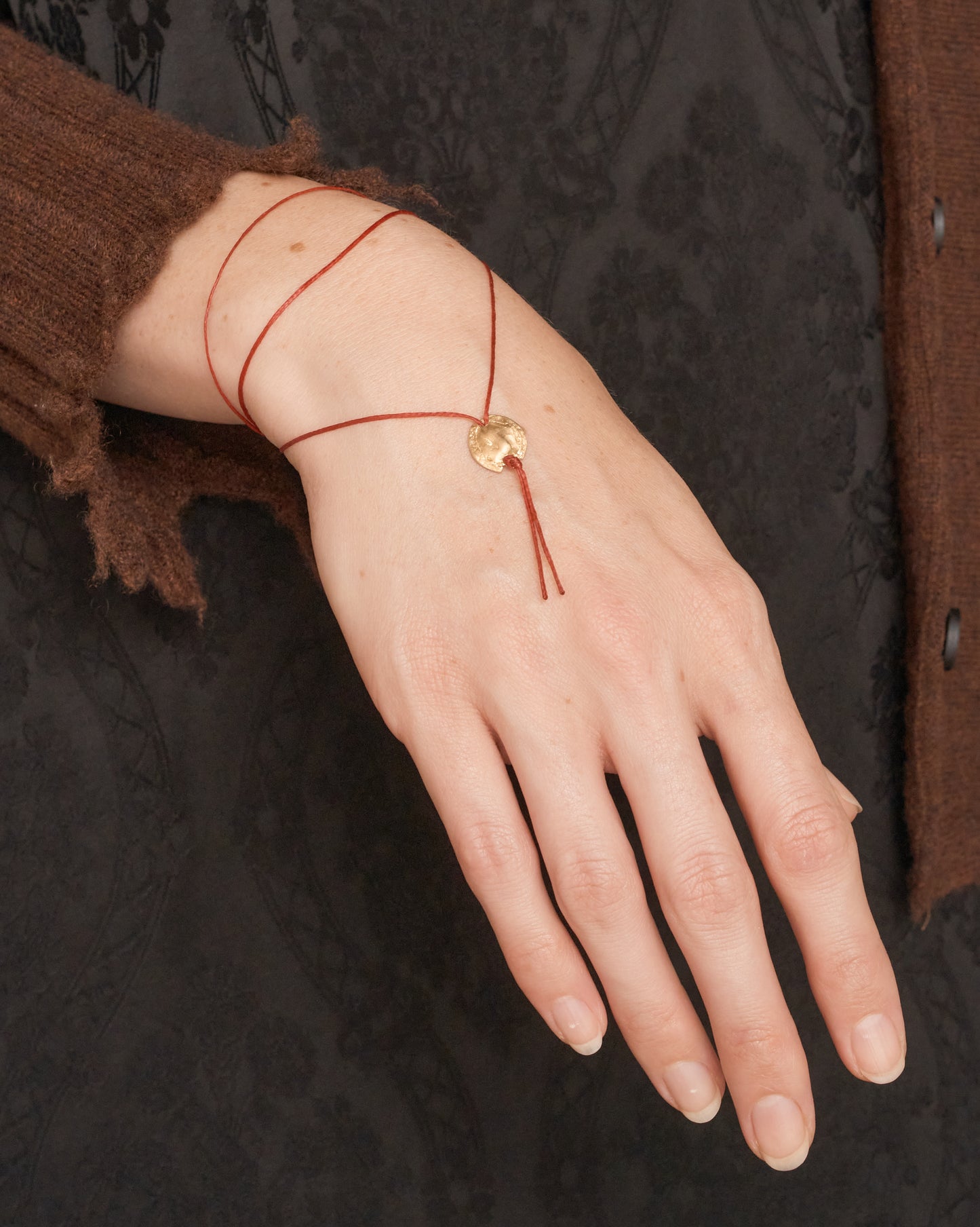 Pew Seal Yellow Gold Necklace