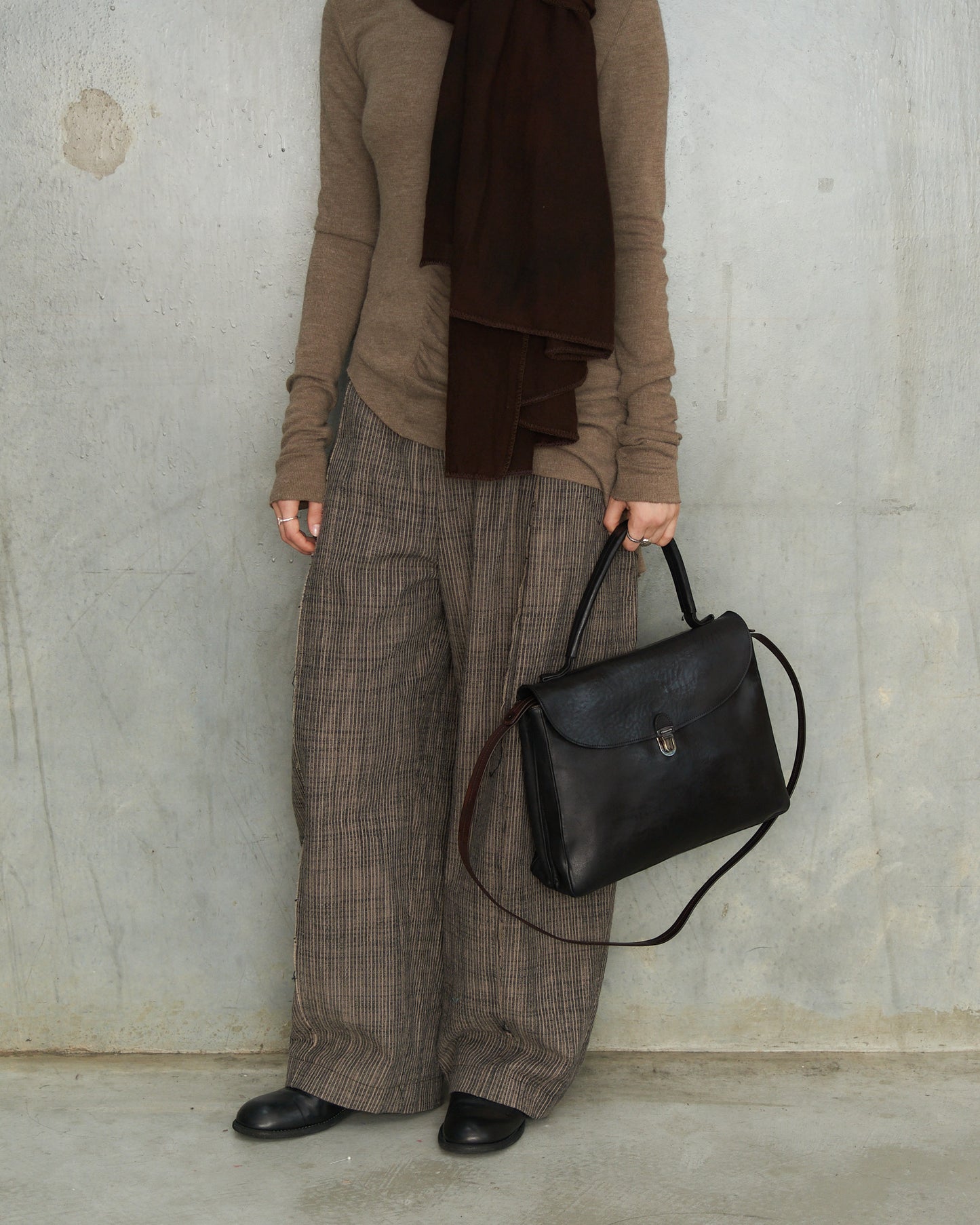 Black Medium Lock Bag