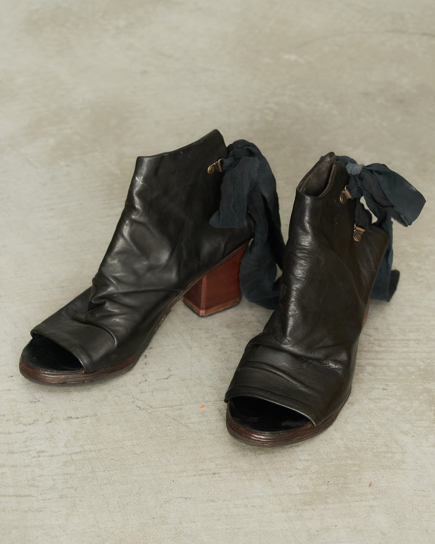 Atelier Inscrire Black Leather Frayed Ribbon Heels