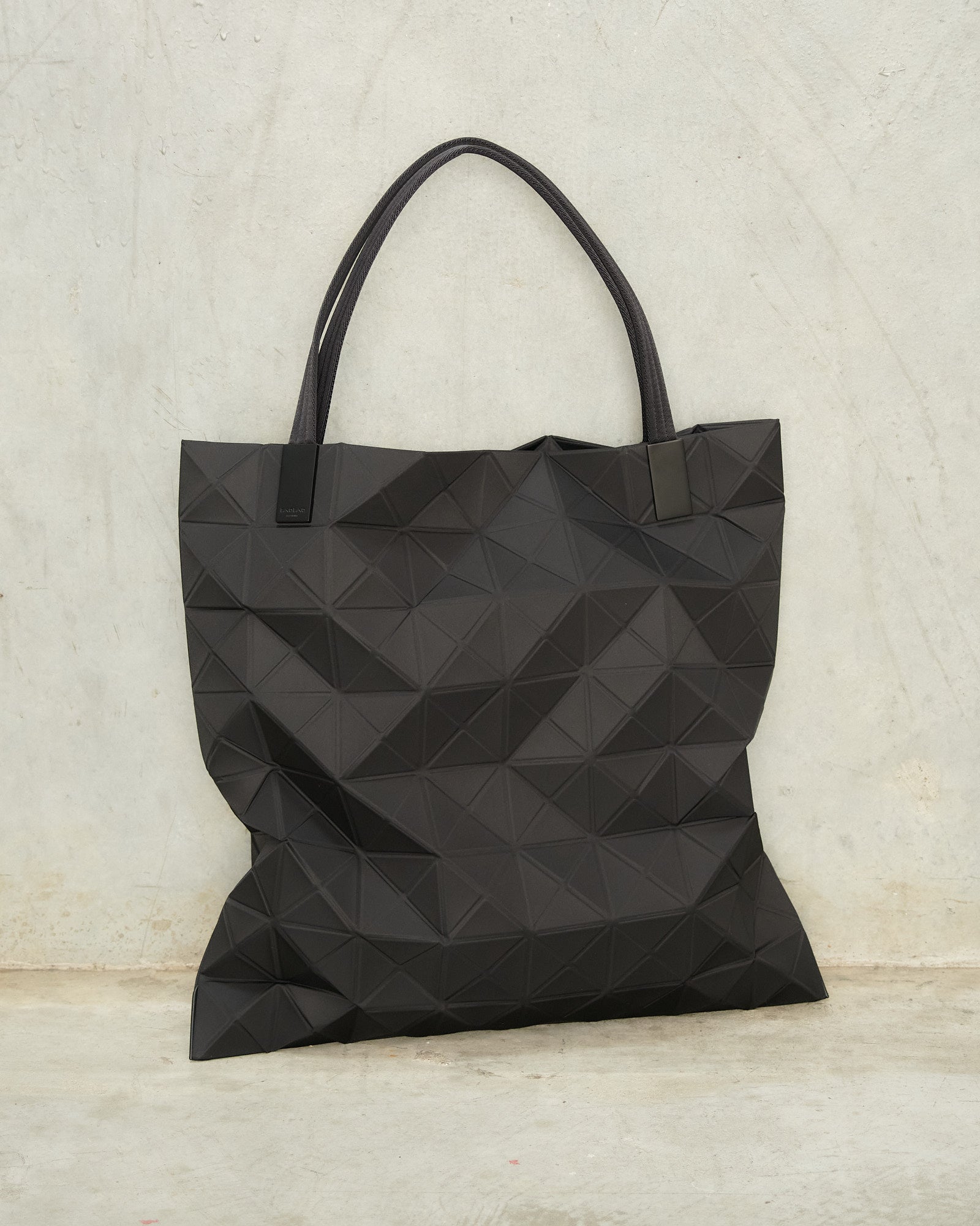 T バオバオ large KAIJU – ISSEY MIYAKE ONLINE STORE