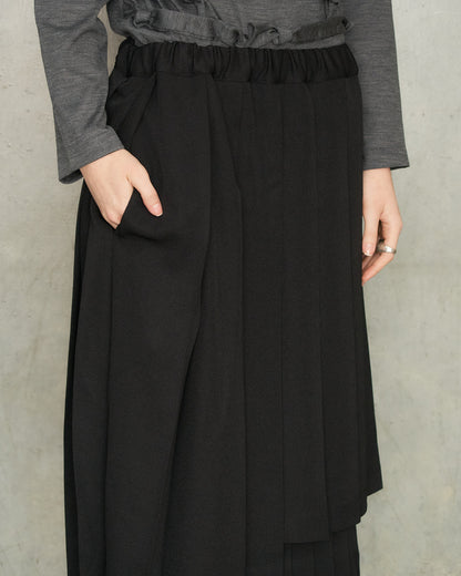 Black Layered Pleats Skirt
