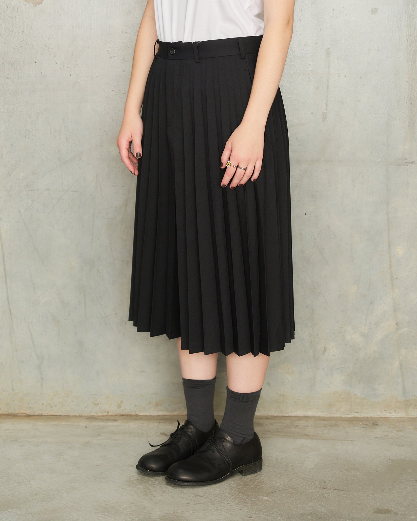 Black Pleated Long Shorts