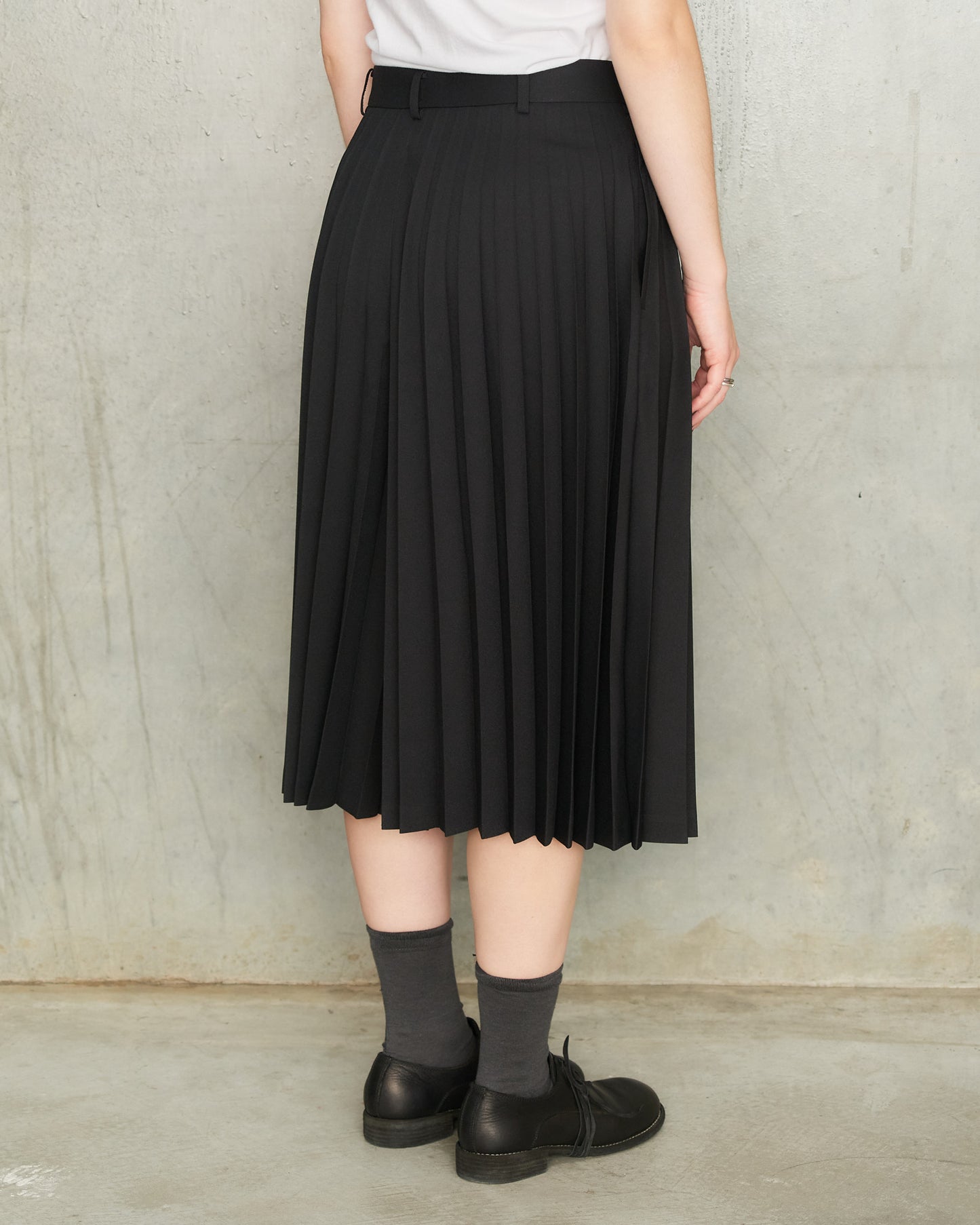 Black Pleated Long Shorts