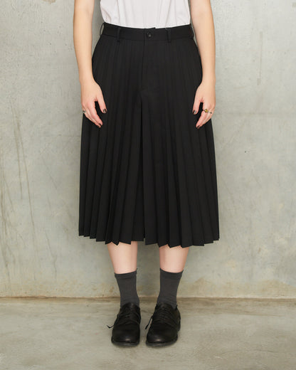Black Pleated Long Shorts