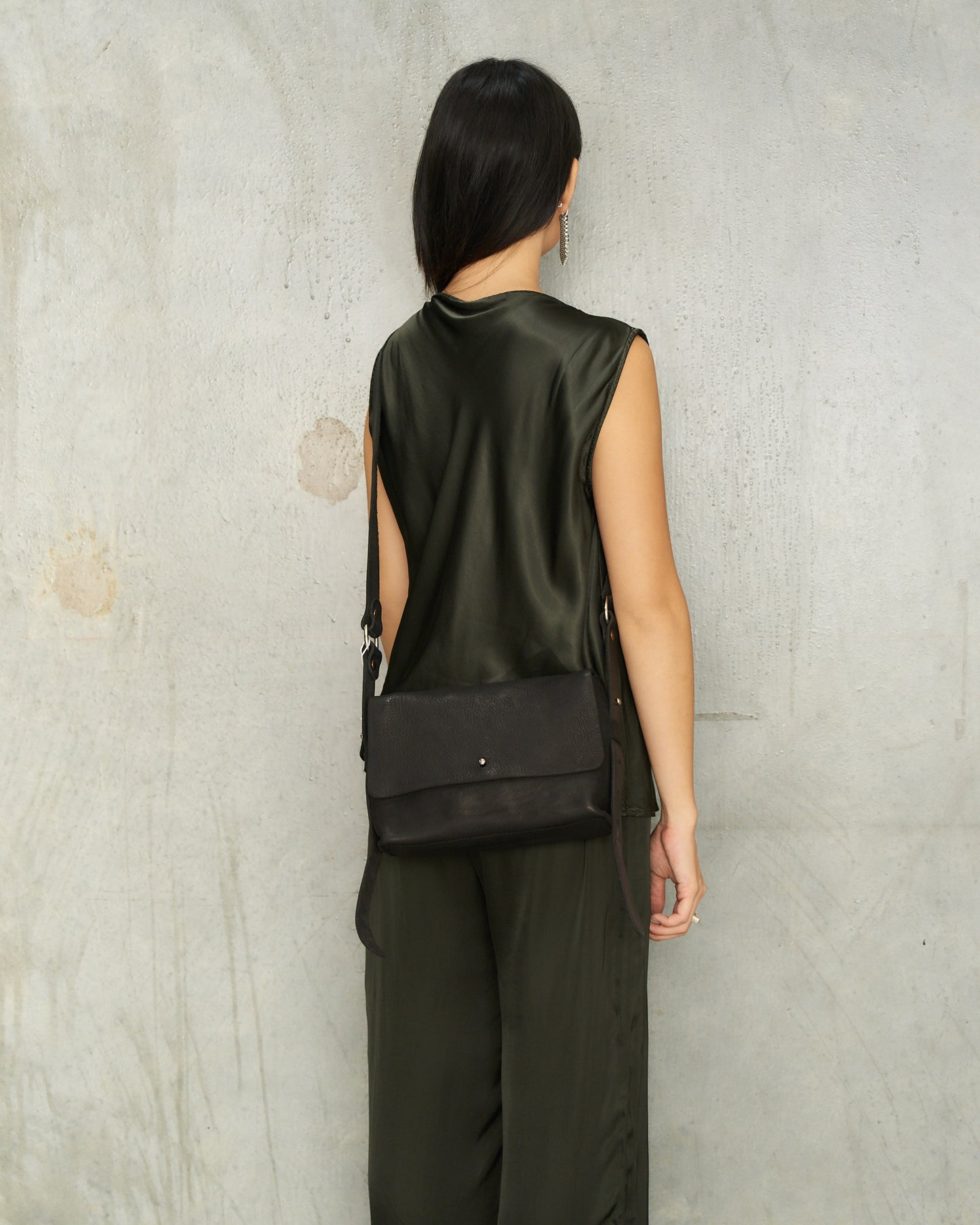 Black EN04C Crossbody Bag