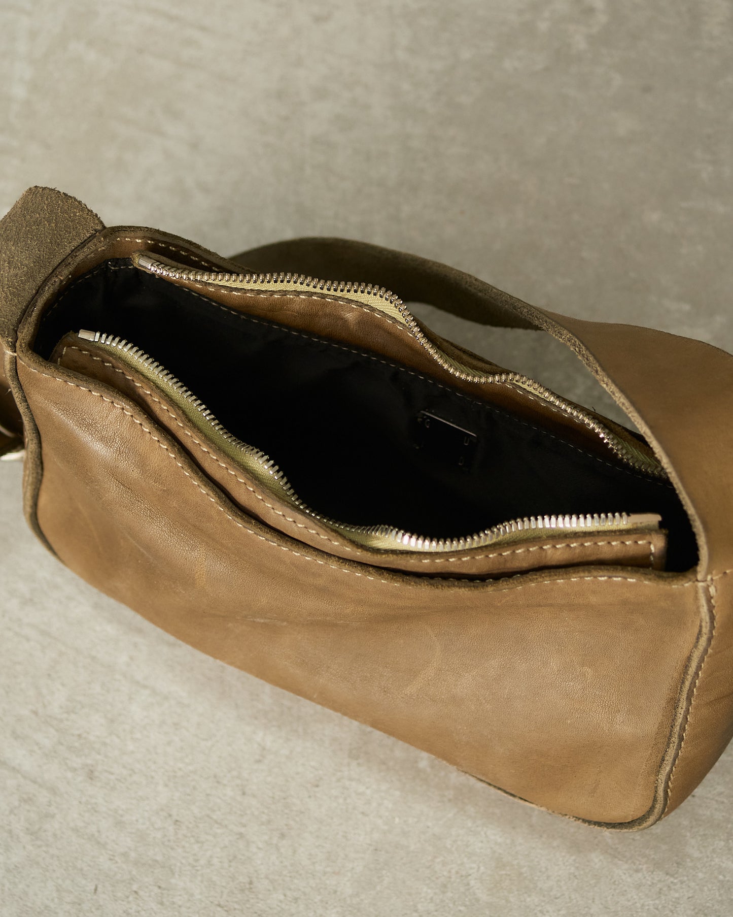 Olive RD05 Leather Shoulder Bag