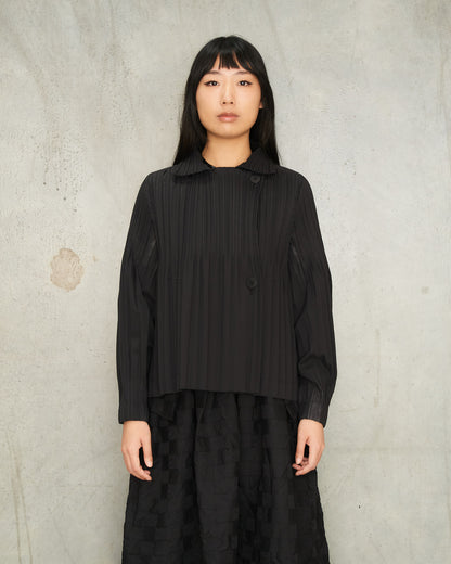 Black Soft Pleats Cropped Coat