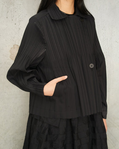 Black Soft Pleats Cropped Coat