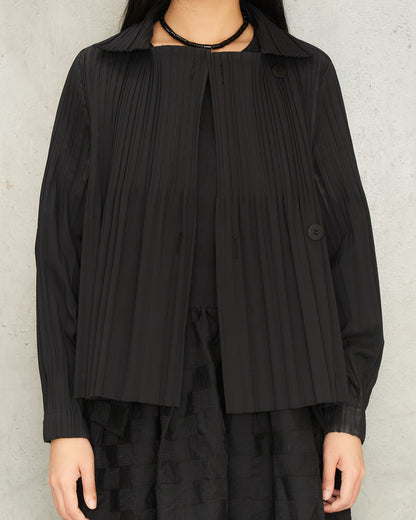 Black Soft Pleats Cropped Coat