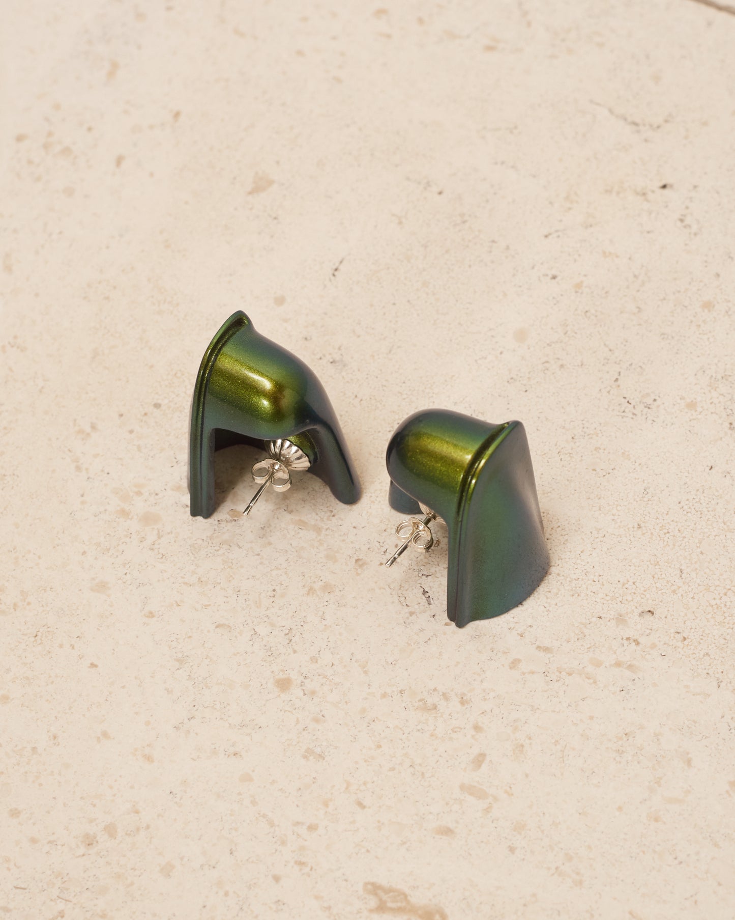 Colourshift Green Shadow Pearl Earring