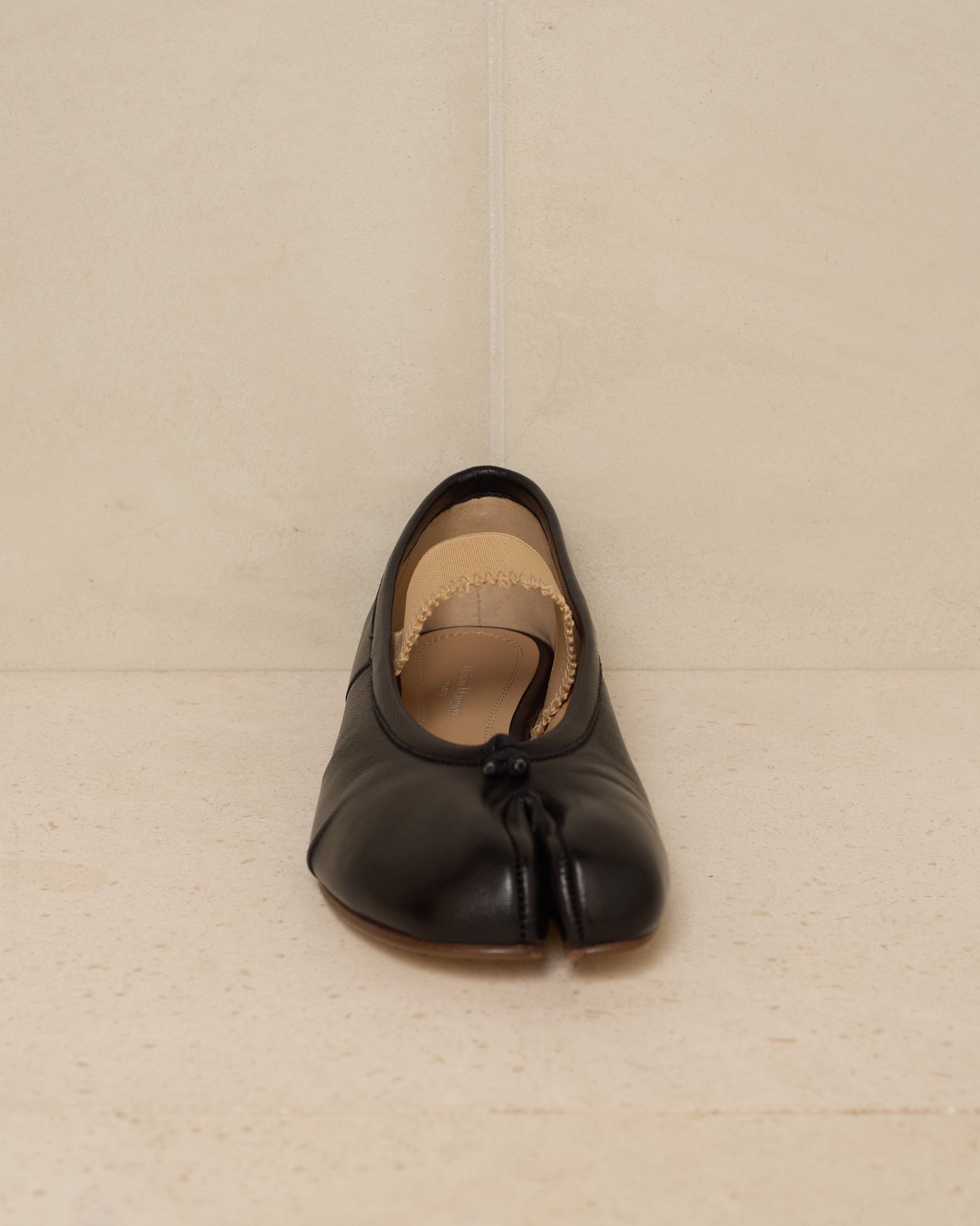 maison-margiela-black-tabi- maison-margiela-black-tabi-