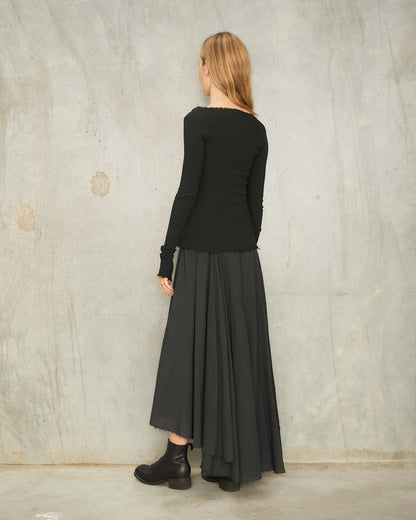 Noir Pleated Longback Skirt