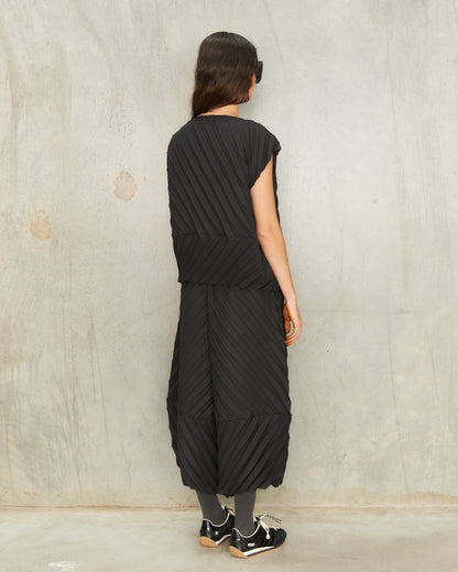 Black Angle Fold Pleats Trousers