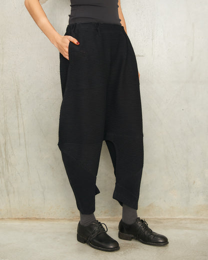 Black Fuwa Fuwa Tapered Pants