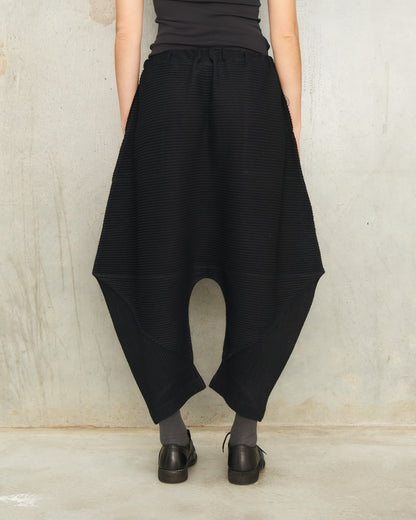 Black Fuwa Fuwa Tapered Pants