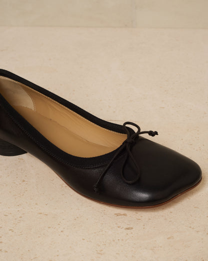 Black Anatomic Ballet Flats