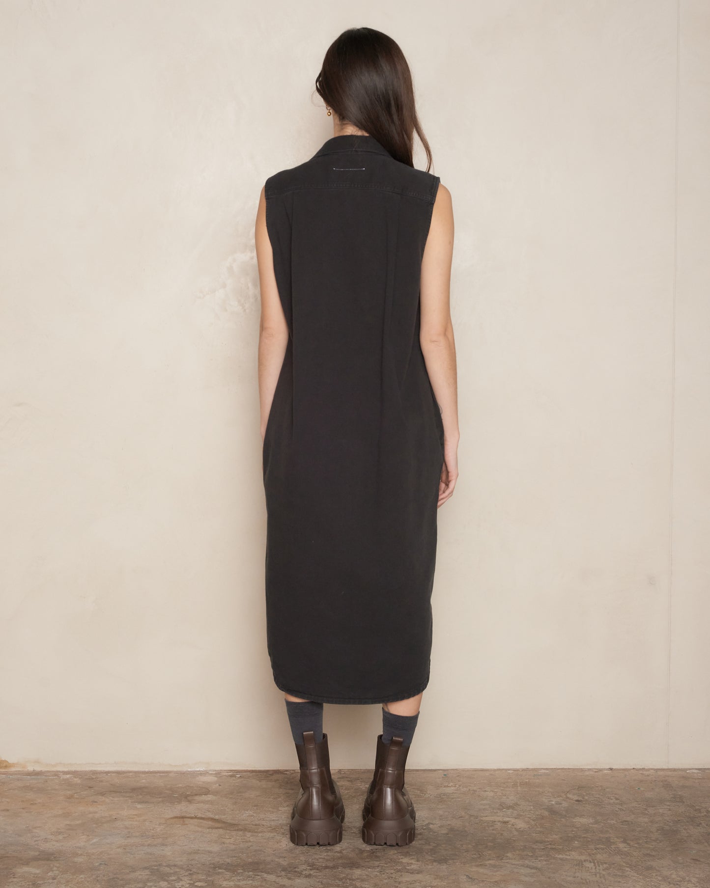 Black Sleeveless Button-Up Dress