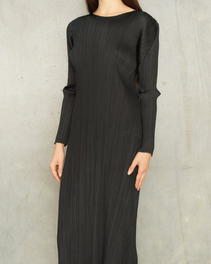 Black Long Sleeve Round Neck Dress