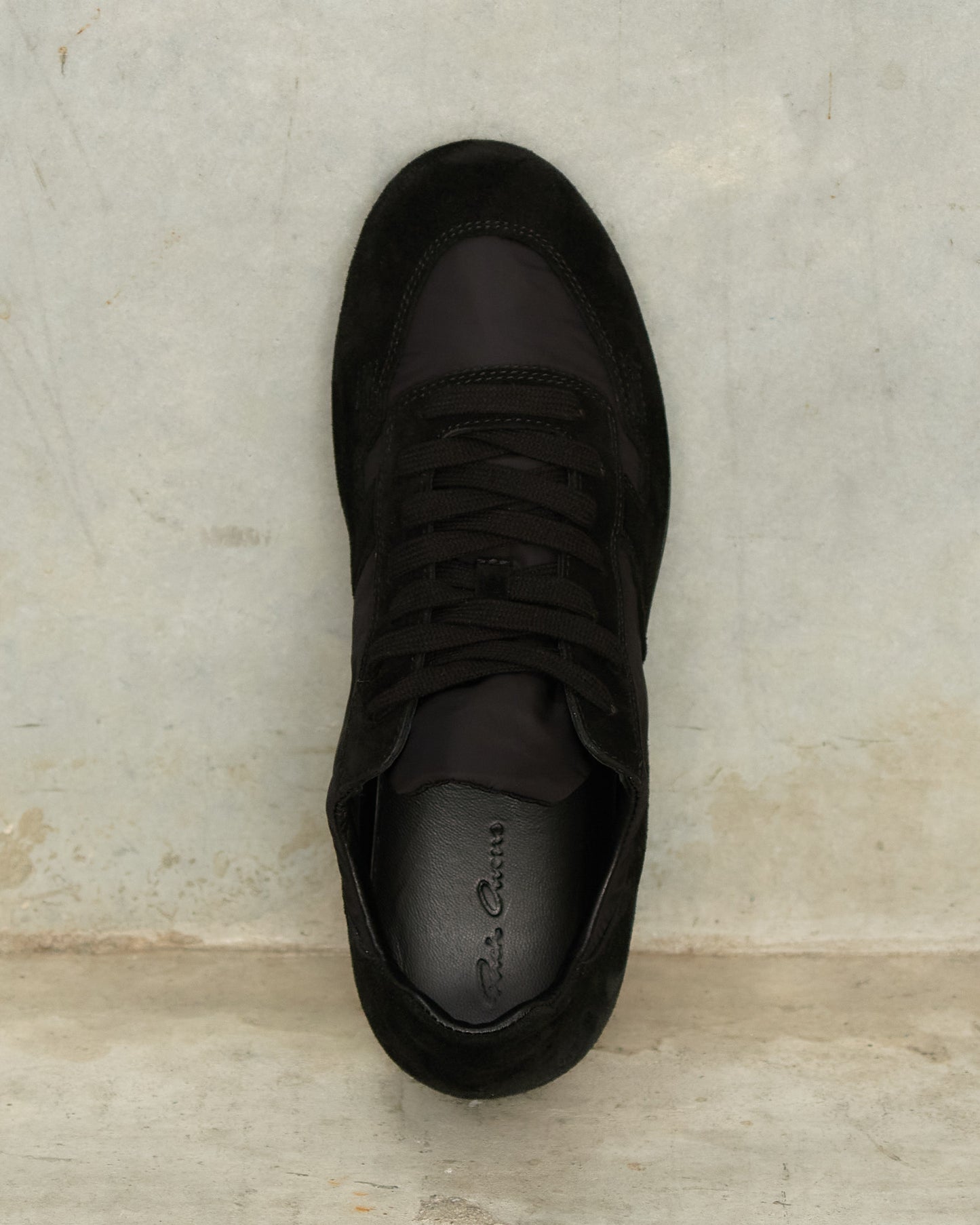 Black Minimal Sneakers
