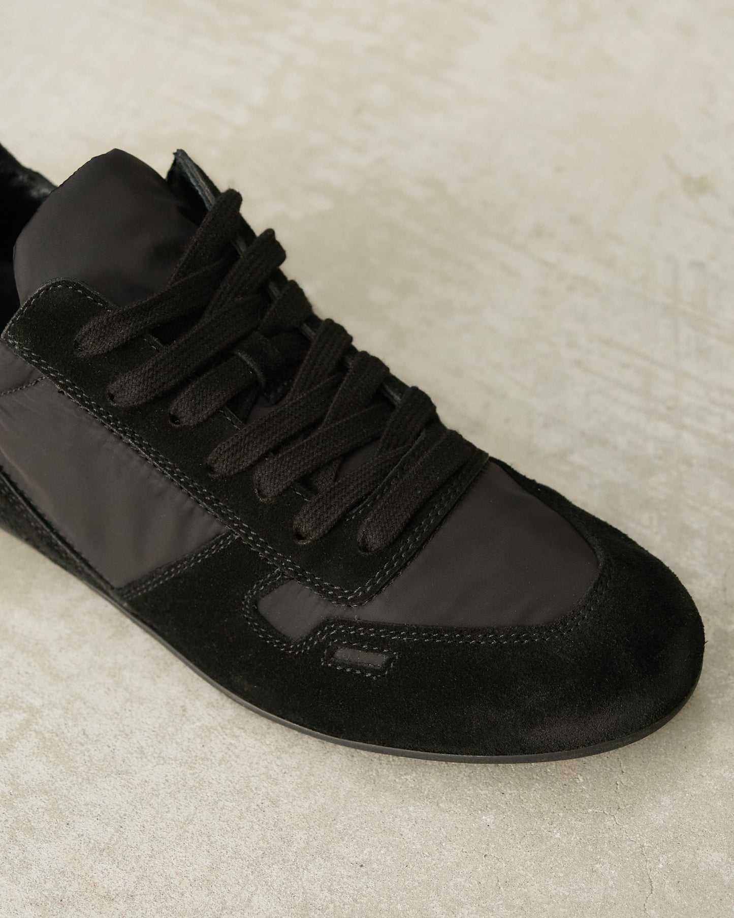 Black Minimal Sneakers