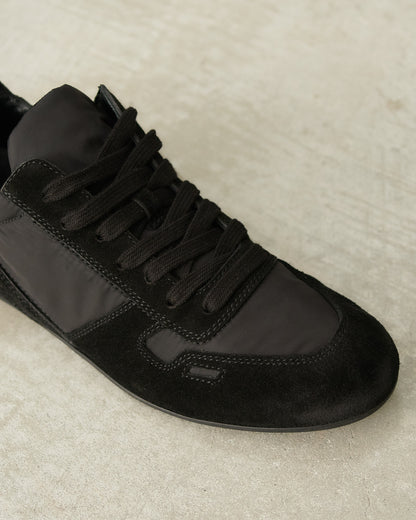 Black Minimal Sneakers